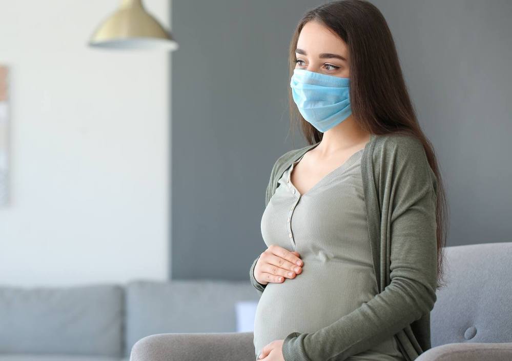 Αυξημένοι κίνδυνοι για προεκλαμψία και θρόμβωση στις εγκύους από κορονοϊό